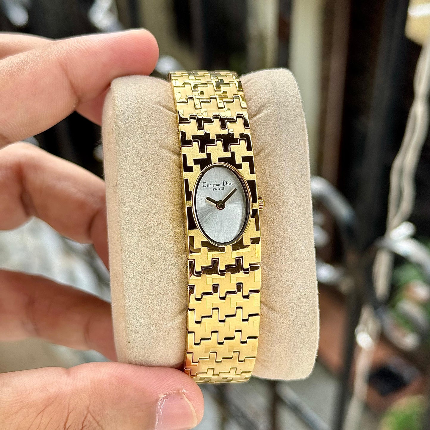 CHRISTIAN DIOR MISS DIOR – ICONIC PARISIAN LUXURY